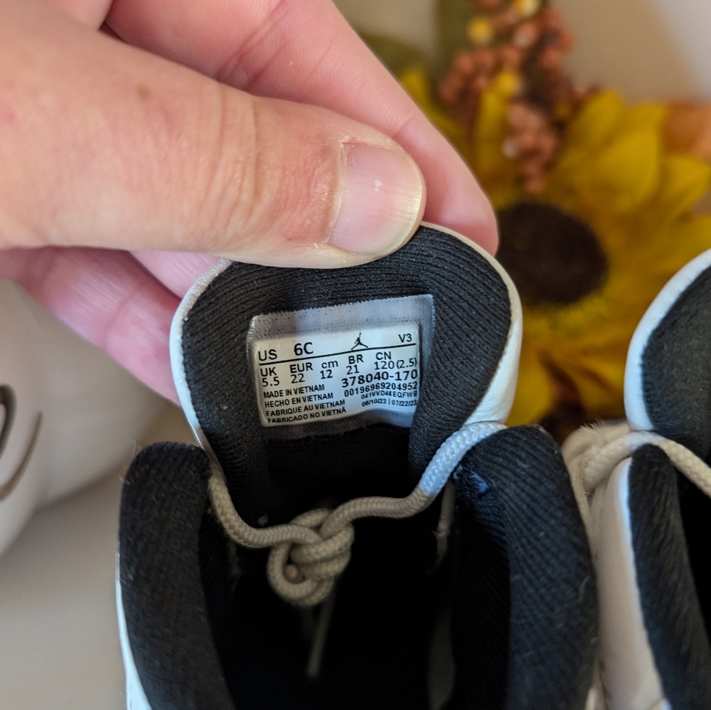Nike Air Jordan 11 Retro Toddler Shoes - Picture 8 of 8